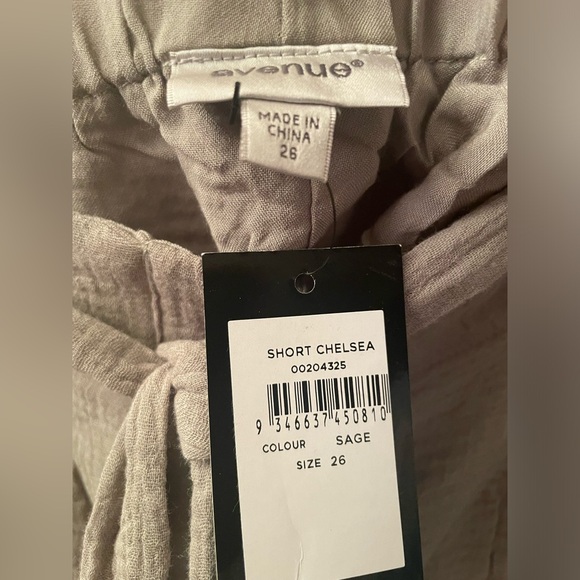 Avenue Chelsea shorts NWT size 4x - Picture 2 of 3